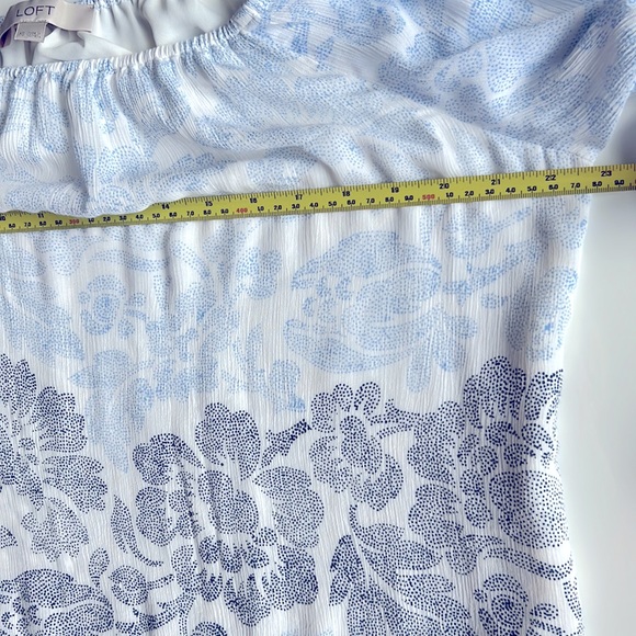 Loft blouse beautiful dotted Flower design - Picture 6 of 10